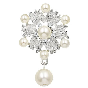 Strieborná brošňa white pearls